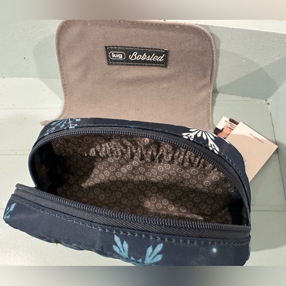 ❄️ NWT Lug Bobsled Eyeglass Holder in Snowflake Navy ❄️ - Picture 4 of 7